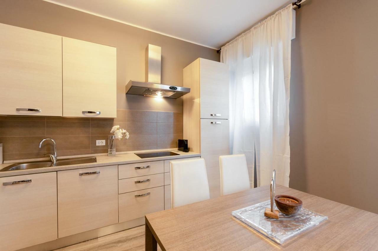 Verona Borgo Roma Apartment ภายนอก รูปภาพ