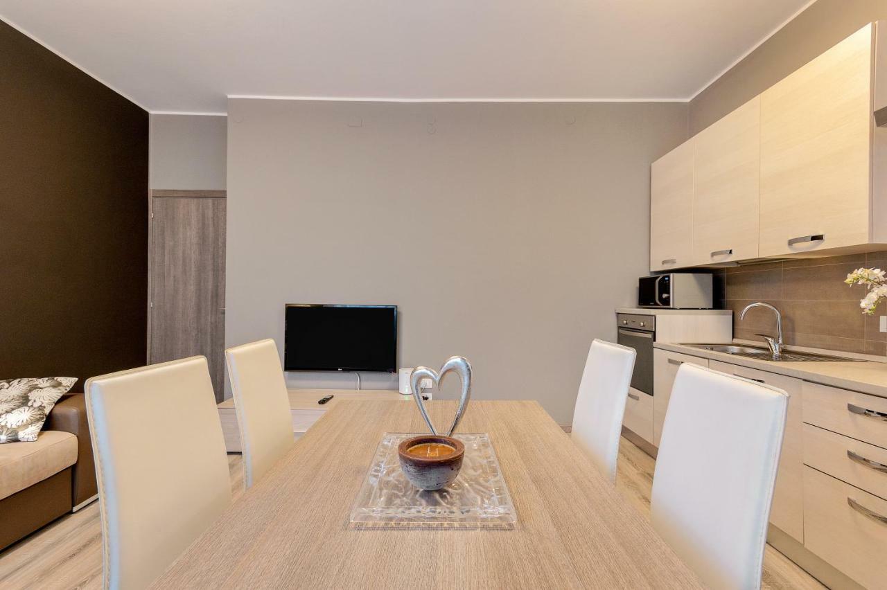 Verona Borgo Roma Apartment ภายนอก รูปภาพ