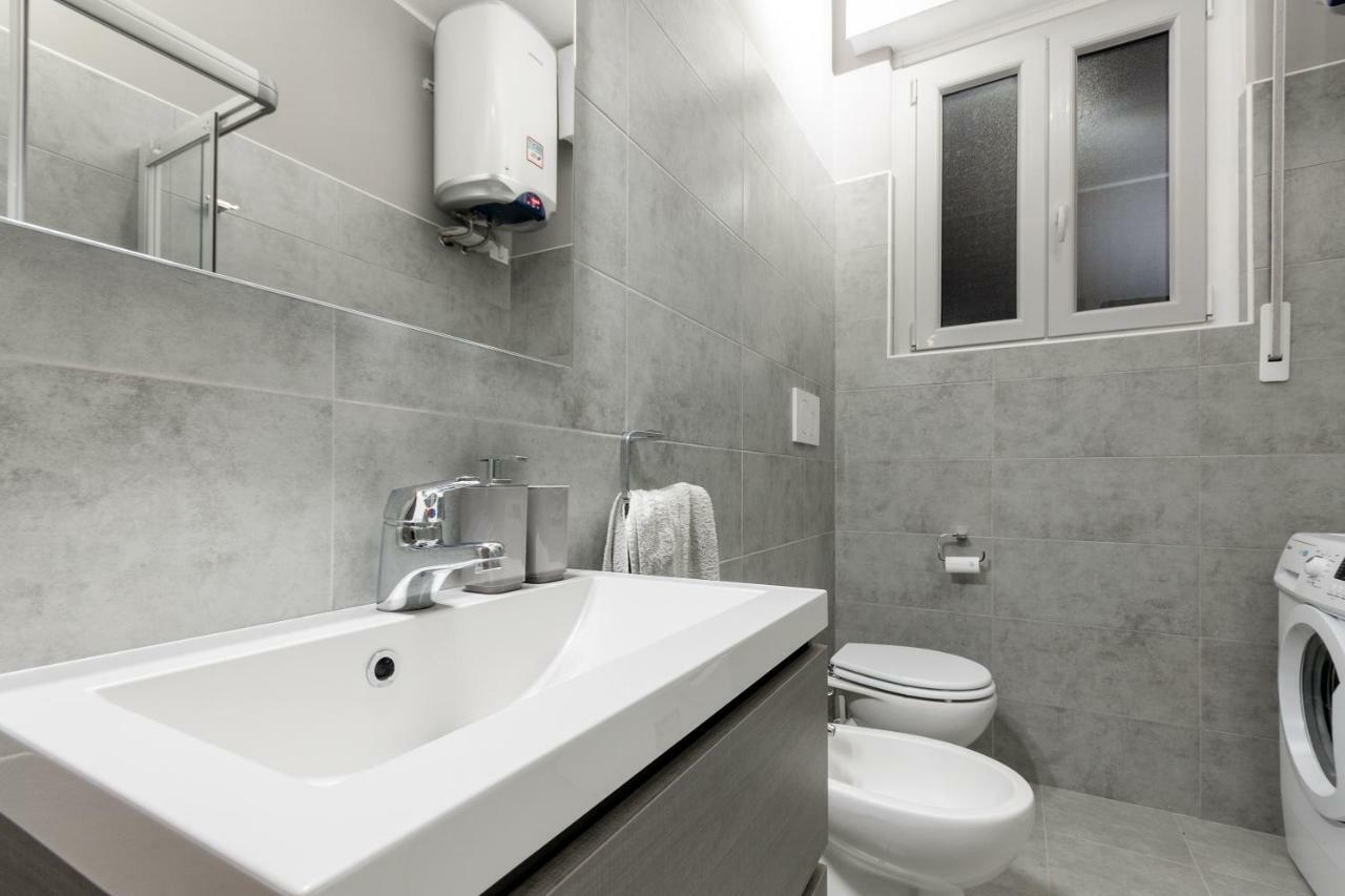 Verona Borgo Roma Apartment ภายนอก รูปภาพ